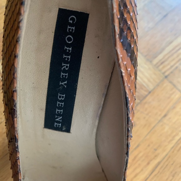 Geoffrey Beene snakeskin pumps - Picture 5 of 8